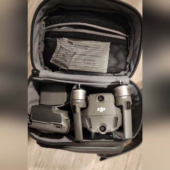 DJI Mavic 2 Pro Drone kit - Picture 2 of 11